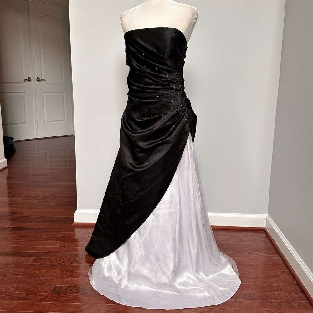 Y2K Vintage Jump Apparel Black White Strapless Beaded Gown Princess Dress
